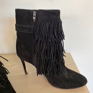 Via spiga black suede fringe booties